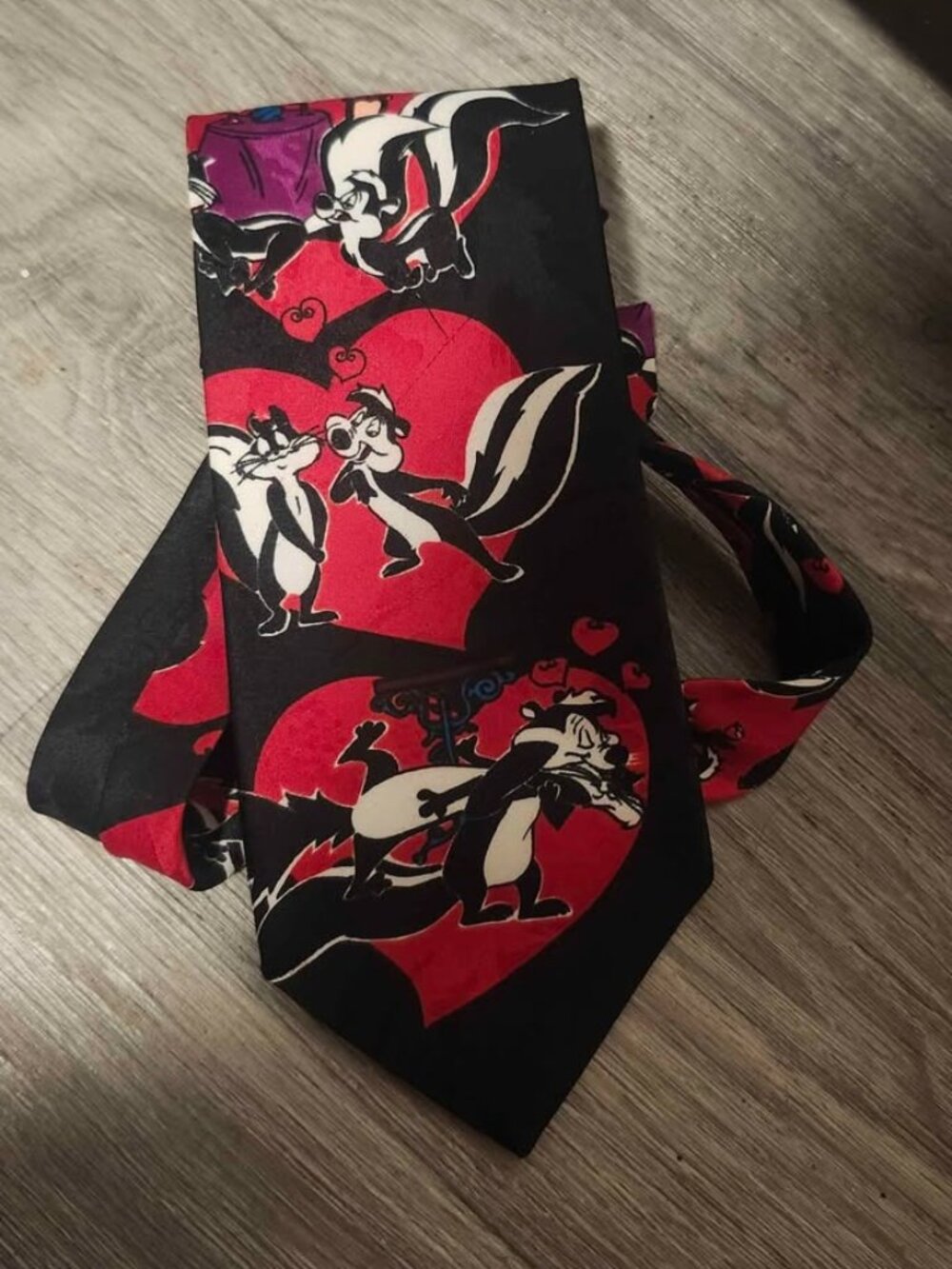 VTG 90s Looney Tunes Mania Pepe Le Pew Penelope Valentines Day Hearts Necktie